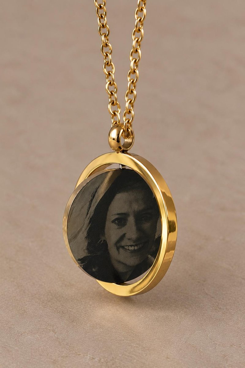 Gouden ketting met portret-gravure